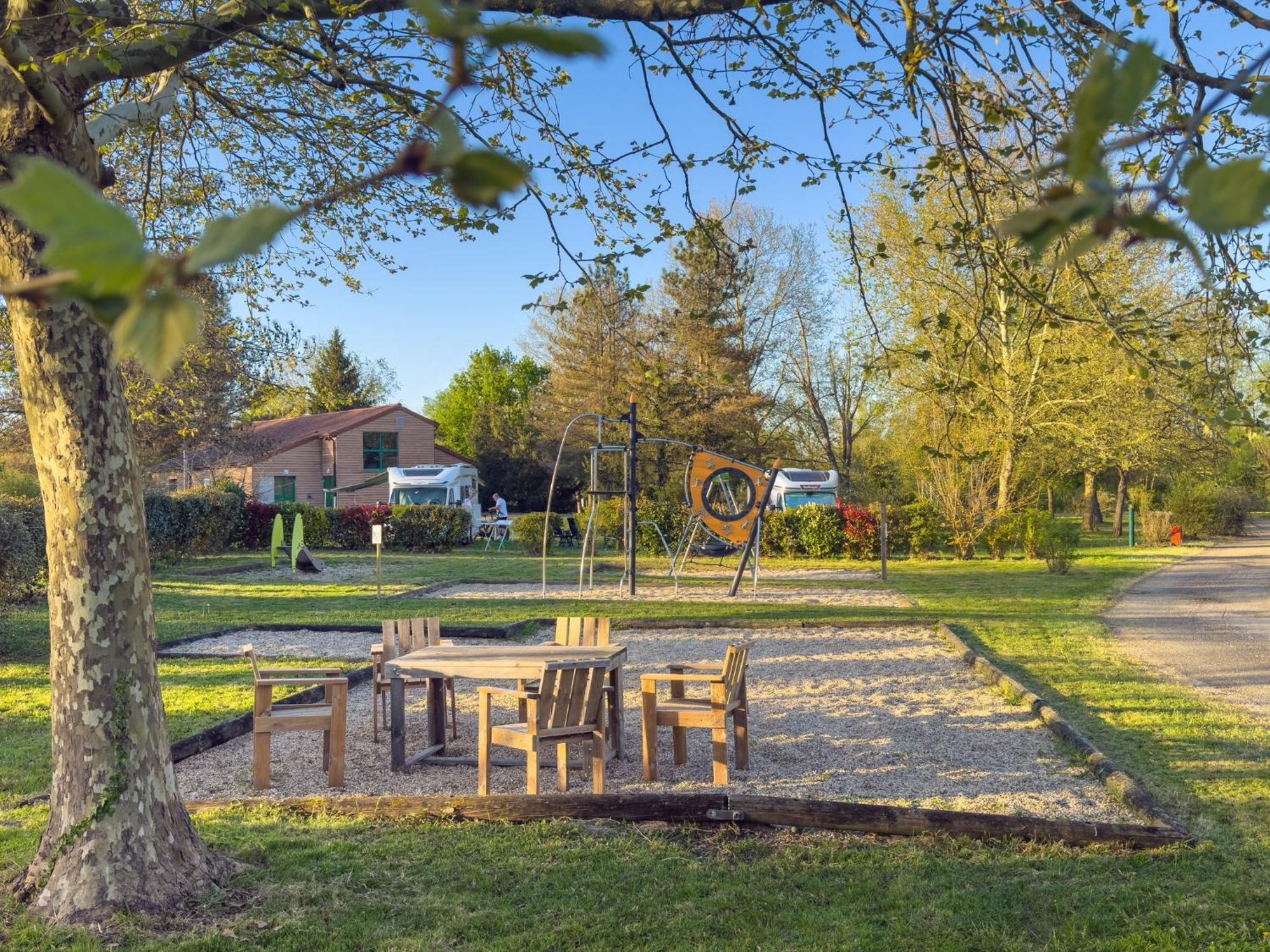 Onlycamp Camping Le Champ D'Ete Reyssouze Exterior photo